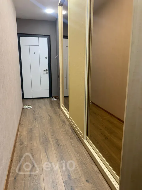 Kirayə verilir 2 otaqlı yeni tikili 80 m²