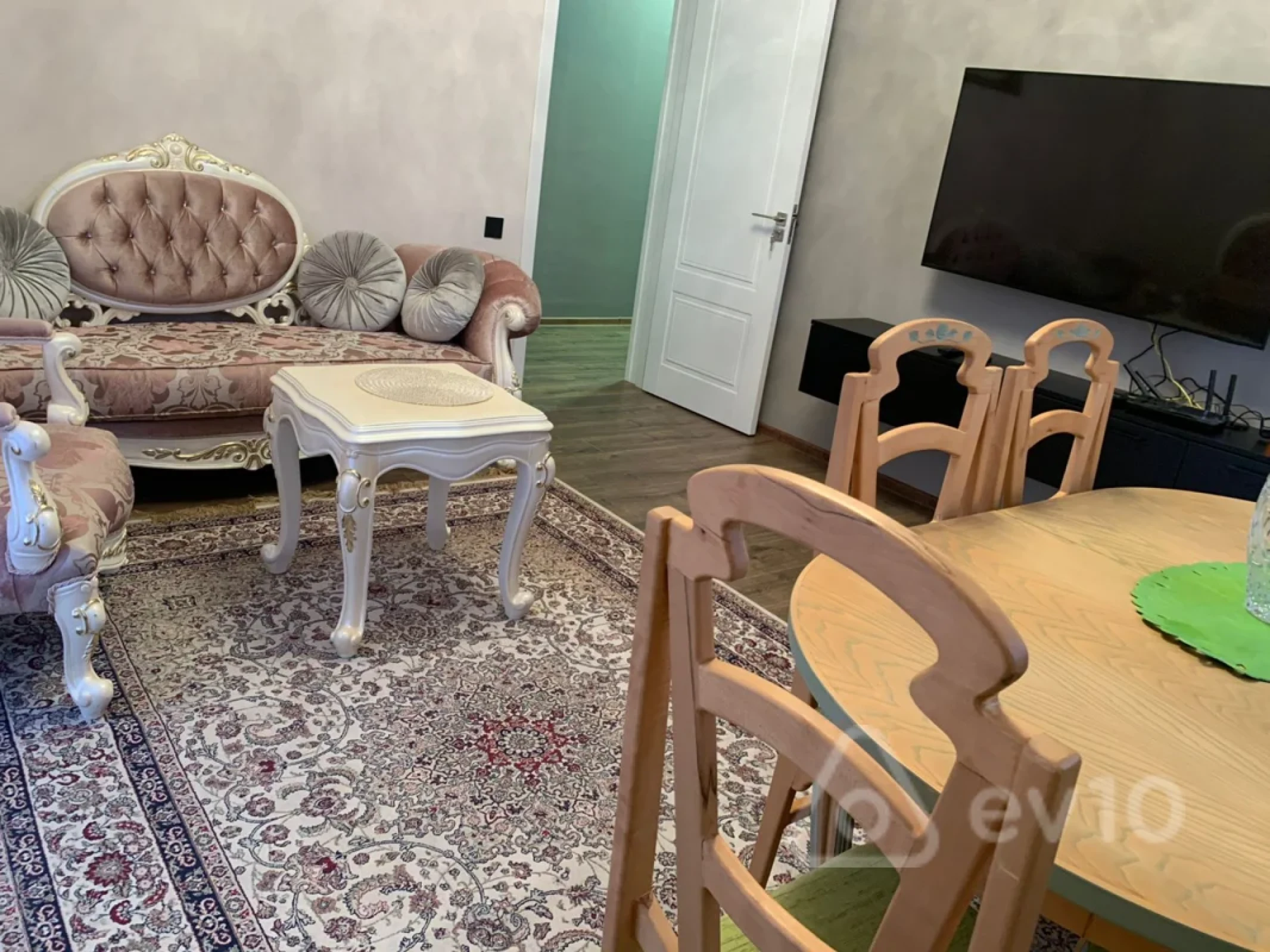 Kirayə verilir 2 otaqlı yeni tikili 80 m²