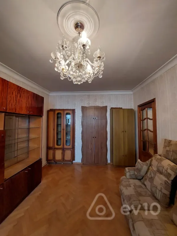 Kirayə verilir 3 otaqlı köhnə tikili 75 m²