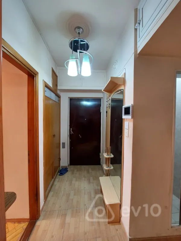 Kirayə verilir 3 otaqlı köhnə tikili 75 m²