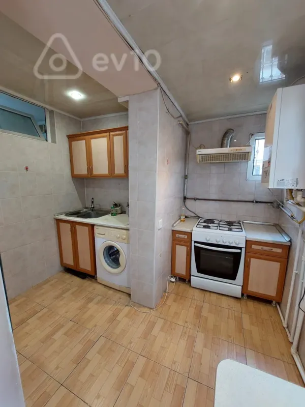 Kirayə verilir 3 otaqlı köhnə tikili 75 m²