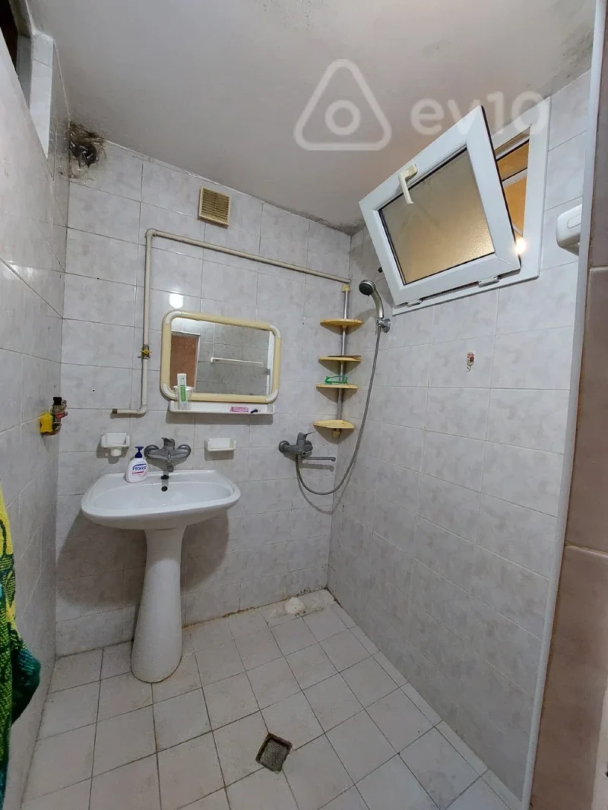 Kirayə verilir 3 otaqlı köhnə tikili 75 m²