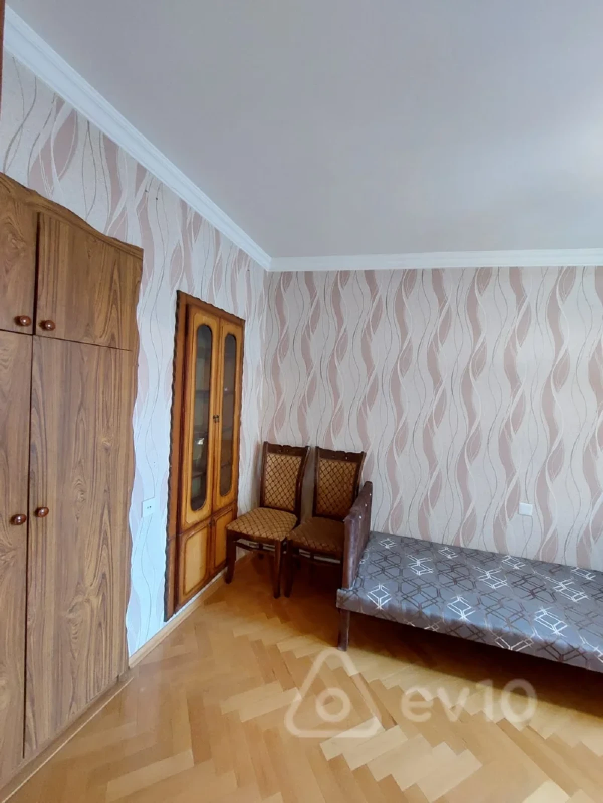 Kirayə verilir 3 otaqlı köhnə tikili 75 m²