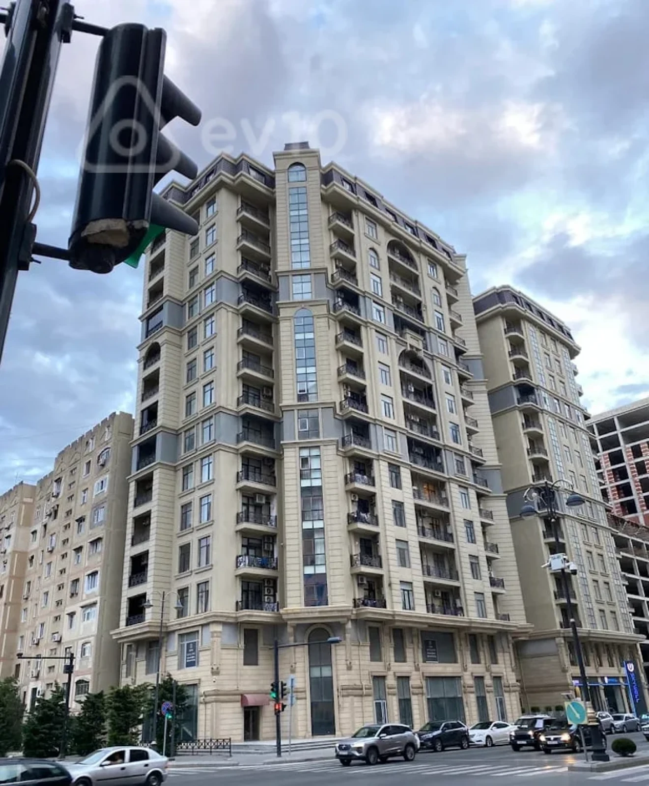 Satılır 2 otaqlı yeni tikili 64 m²