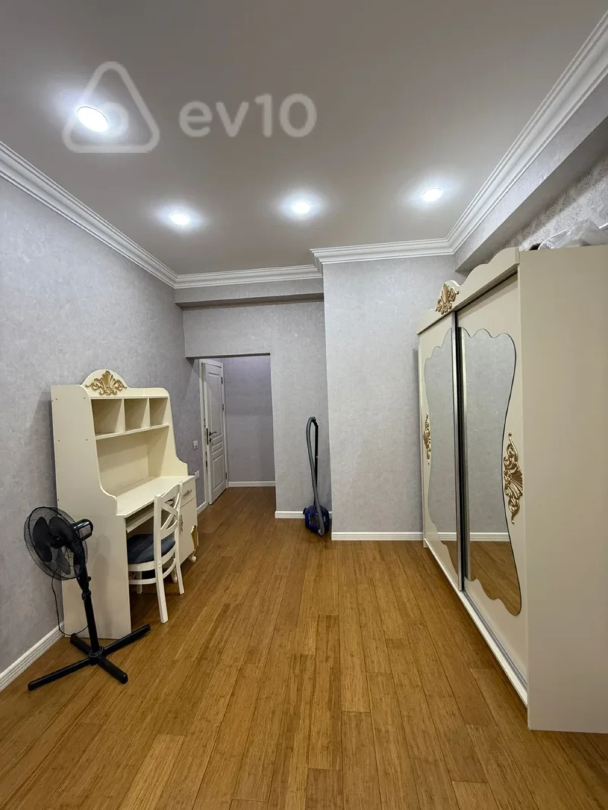 Kirayə verilir 2 otaqlı yeni tikili 95 m²