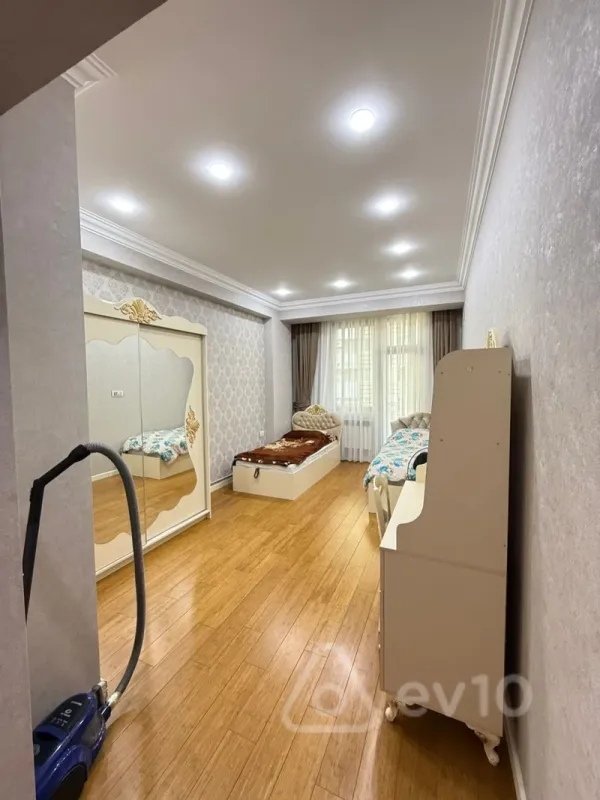 Kirayə verilir 2 otaqlı yeni tikili 95 m²