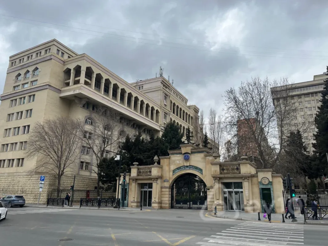 Kirayə verilir 2 otaqlı yeni tikili 65 m²