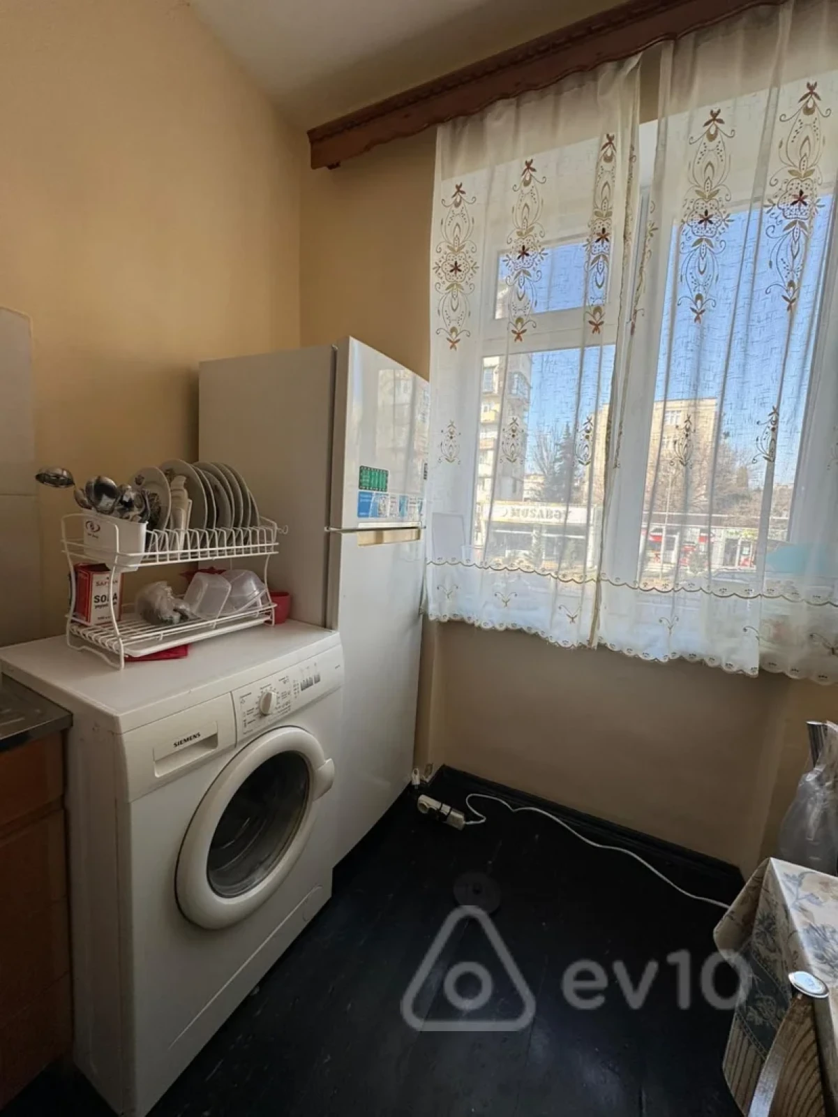 Kirayə verilir 2 otaqlı köhnə tikili 60 m²