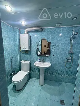 Kirayə verilir 2 otaqlı köhnə tikili 60 m²