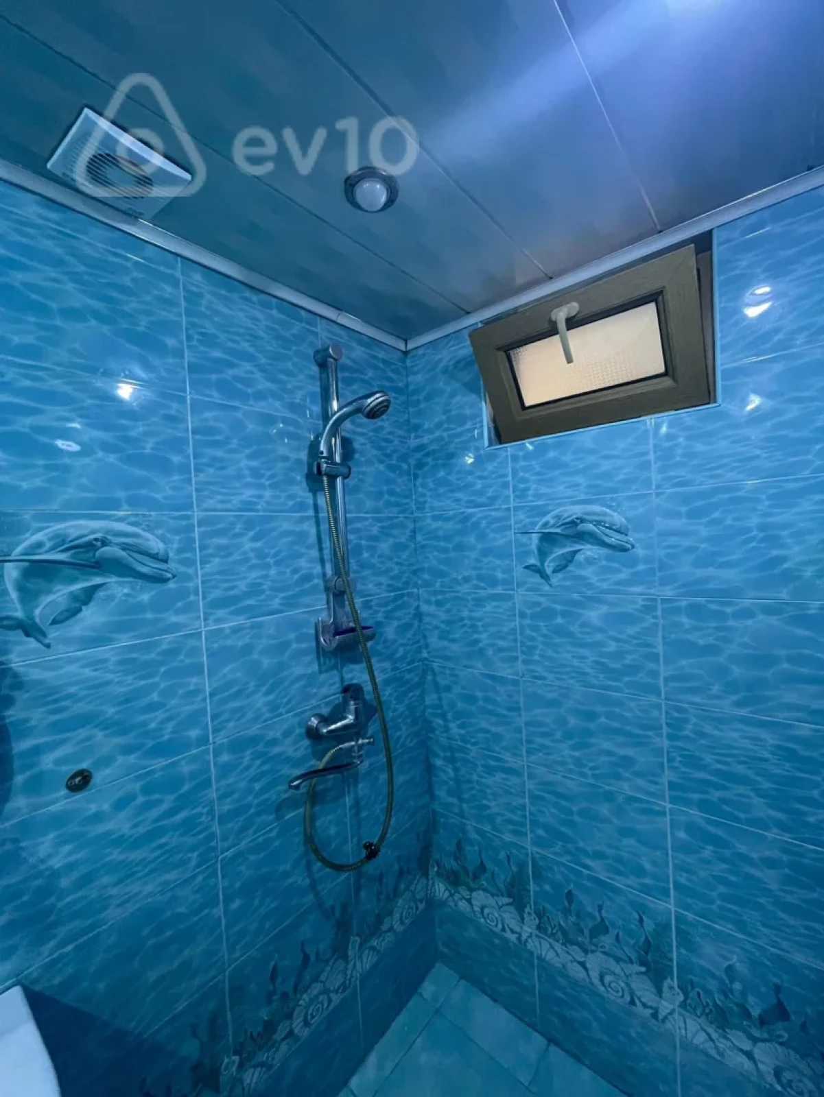 Kirayə verilir 2 otaqlı köhnə tikili 60 m²