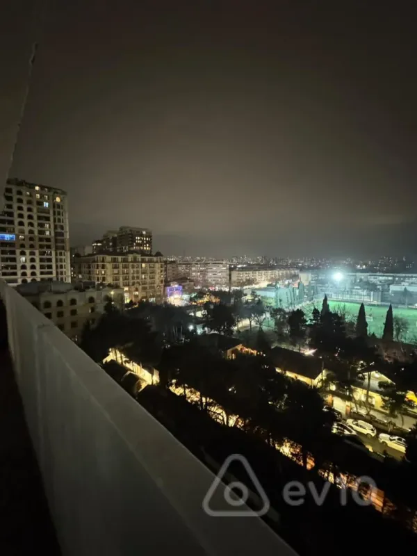 Satılır 2 otaqlı köhnə tikili 60 m²