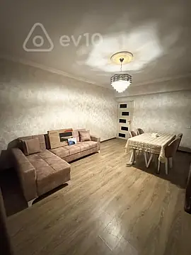 Satılır 2 otaqlı köhnə tikili 60 m²
