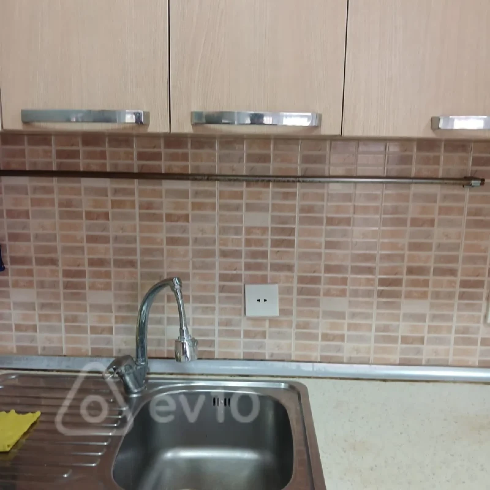 Kirayə verilir 2 otaqlı köhnə tikili 60 m²