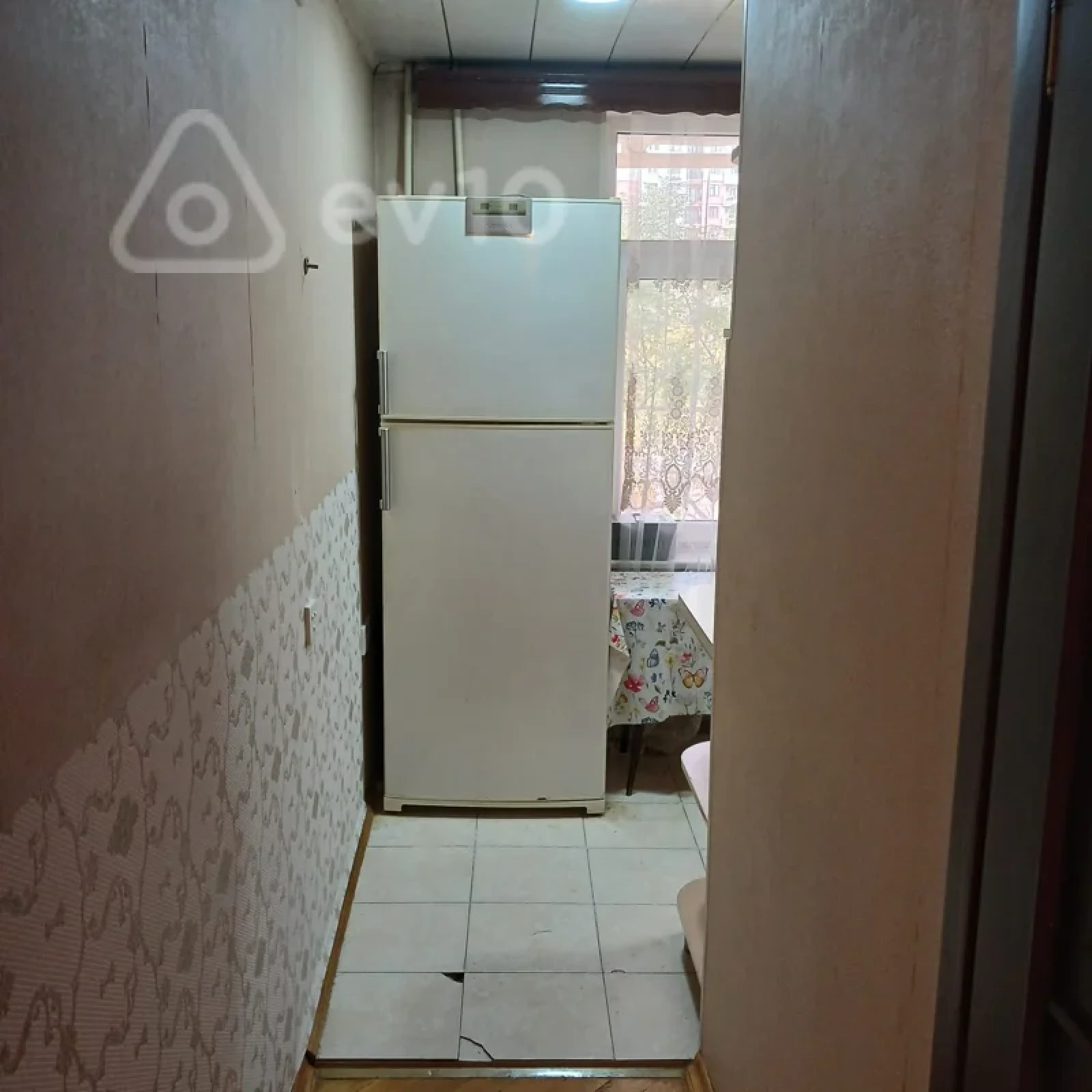 Kirayə verilir 2 otaqlı köhnə tikili 60 m²