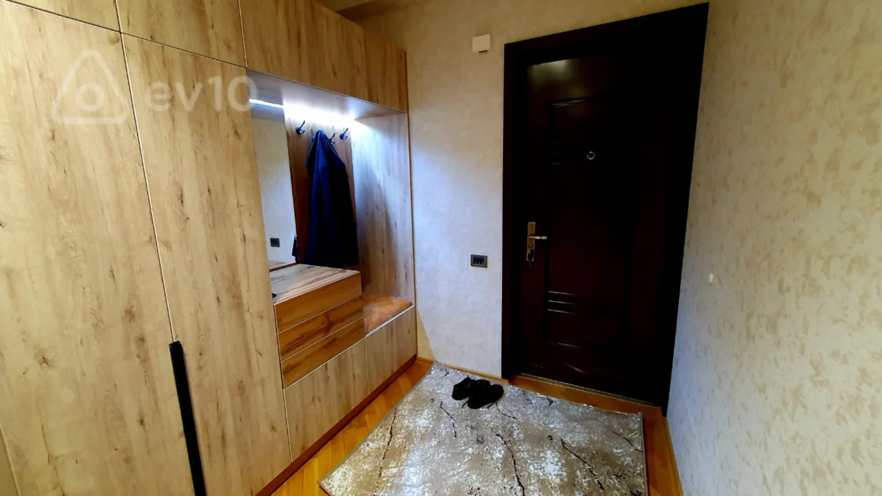 Kirayə verilir 3 otaqlı yeni tikili 75 m²