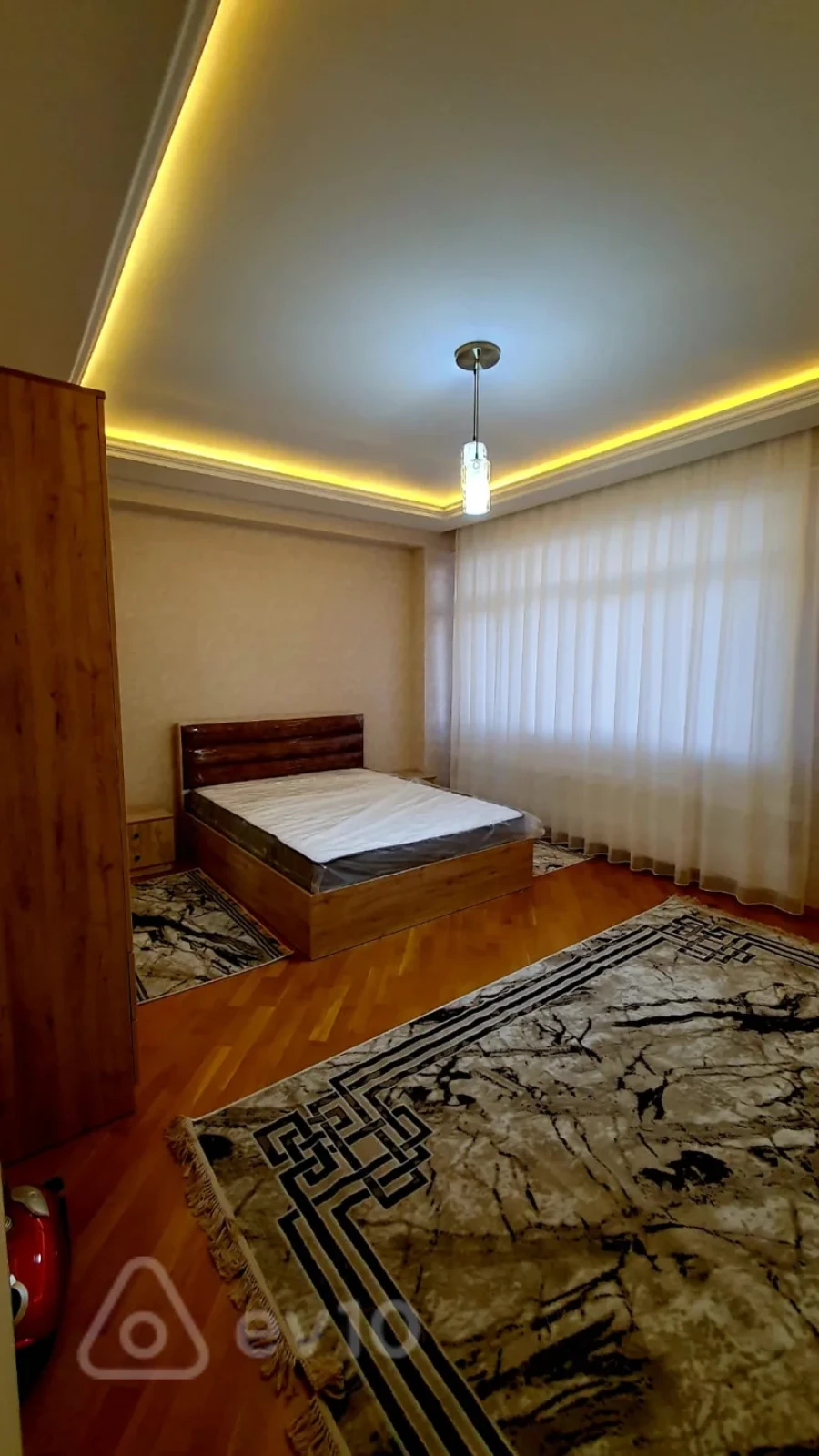 Kirayə verilir 3 otaqlı yeni tikili 75 m²