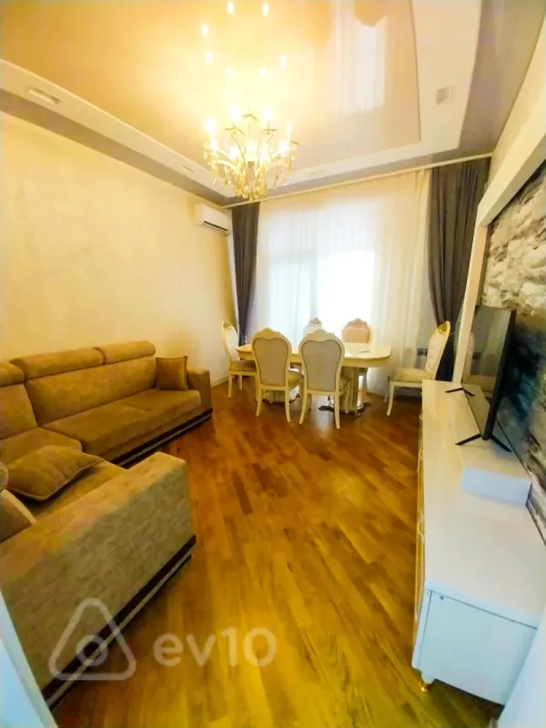 Kirayə verilir 3 otaqlı yeni tikili 100 m²