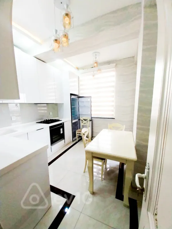 Kirayə verilir 3 otaqlı yeni tikili 100 m²