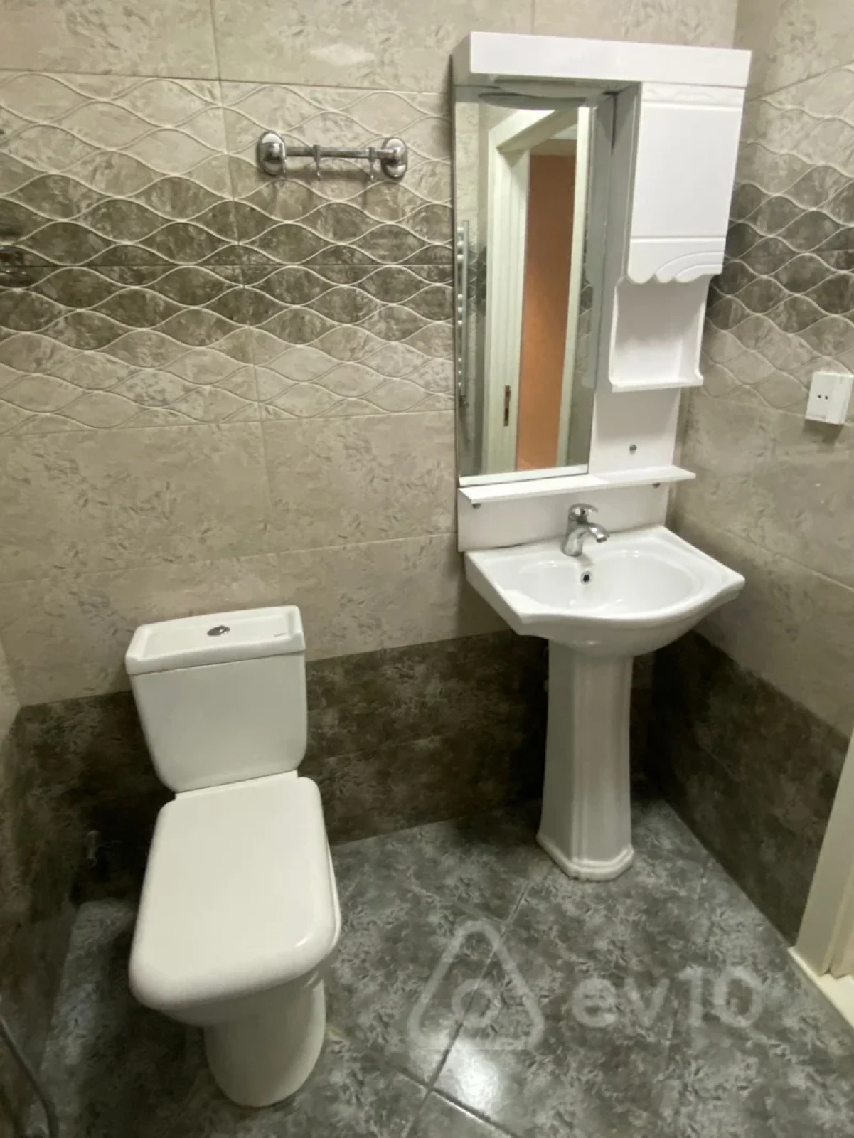 Kirayə verilir 2 otaqlı yeni tikili 70 m²