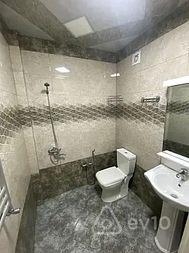 Kirayə verilir 2 otaqlı yeni tikili 70 m²