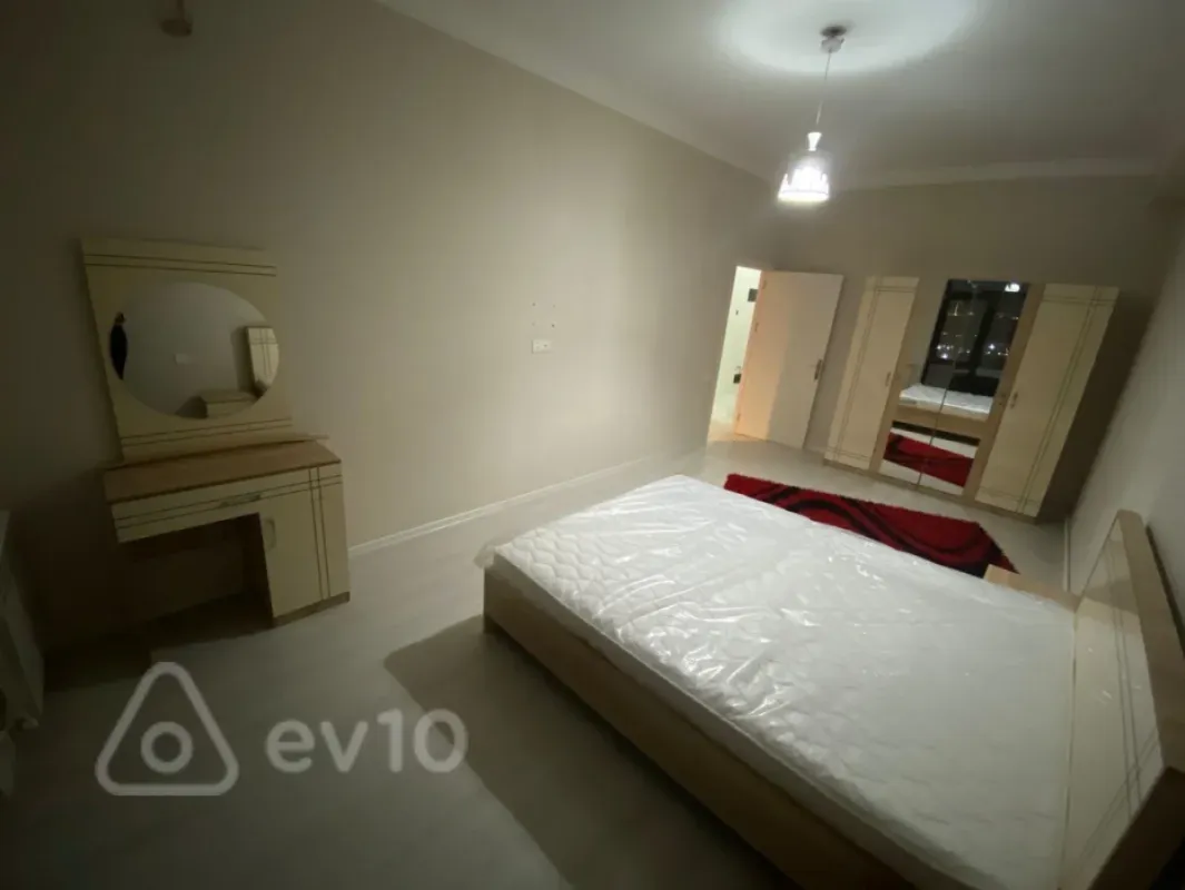 Kirayə verilir 2 otaqlı yeni tikili 70 m²