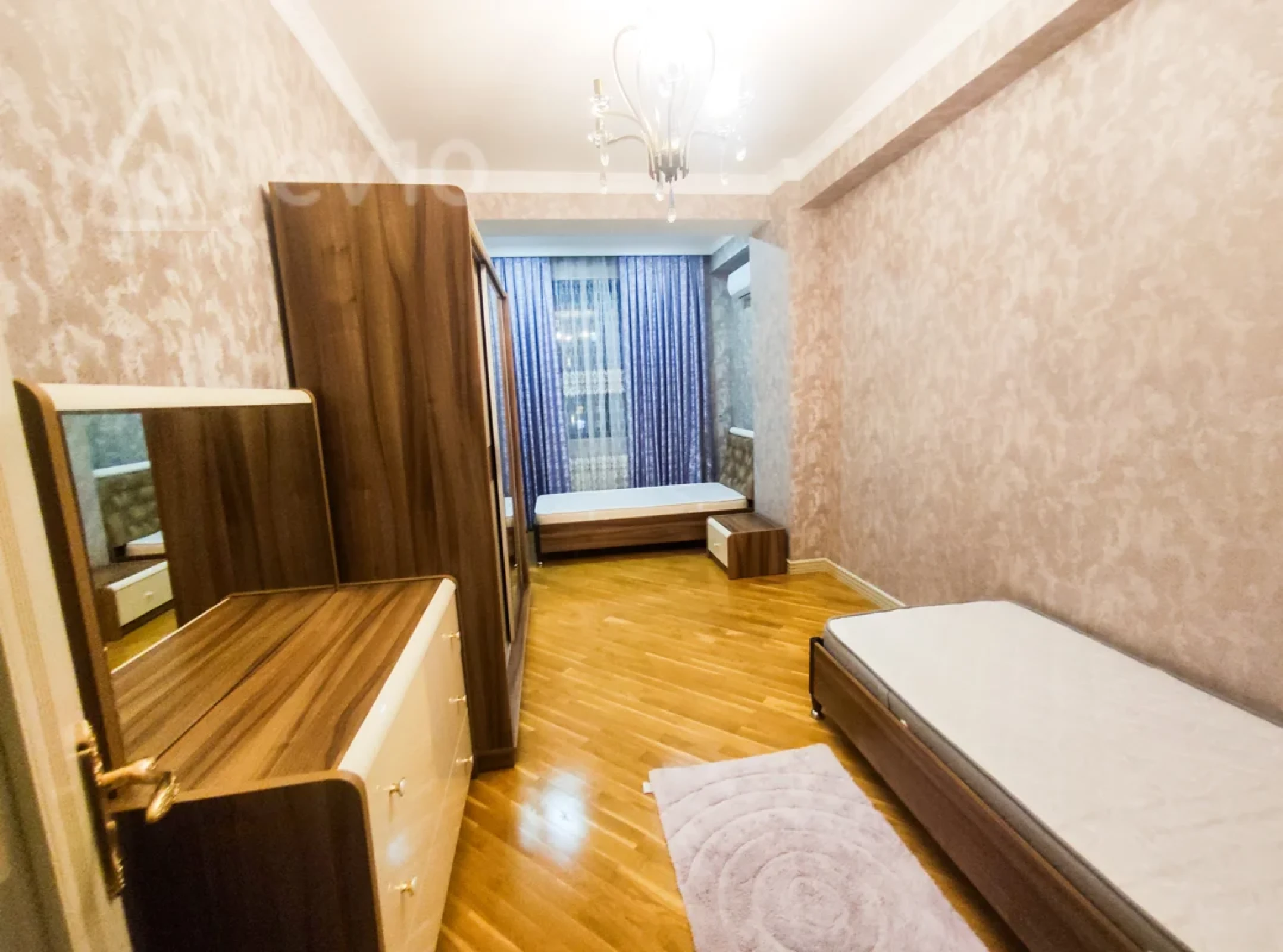 Kirayə verilir 3 otaqlı yeni tikili 150 m²