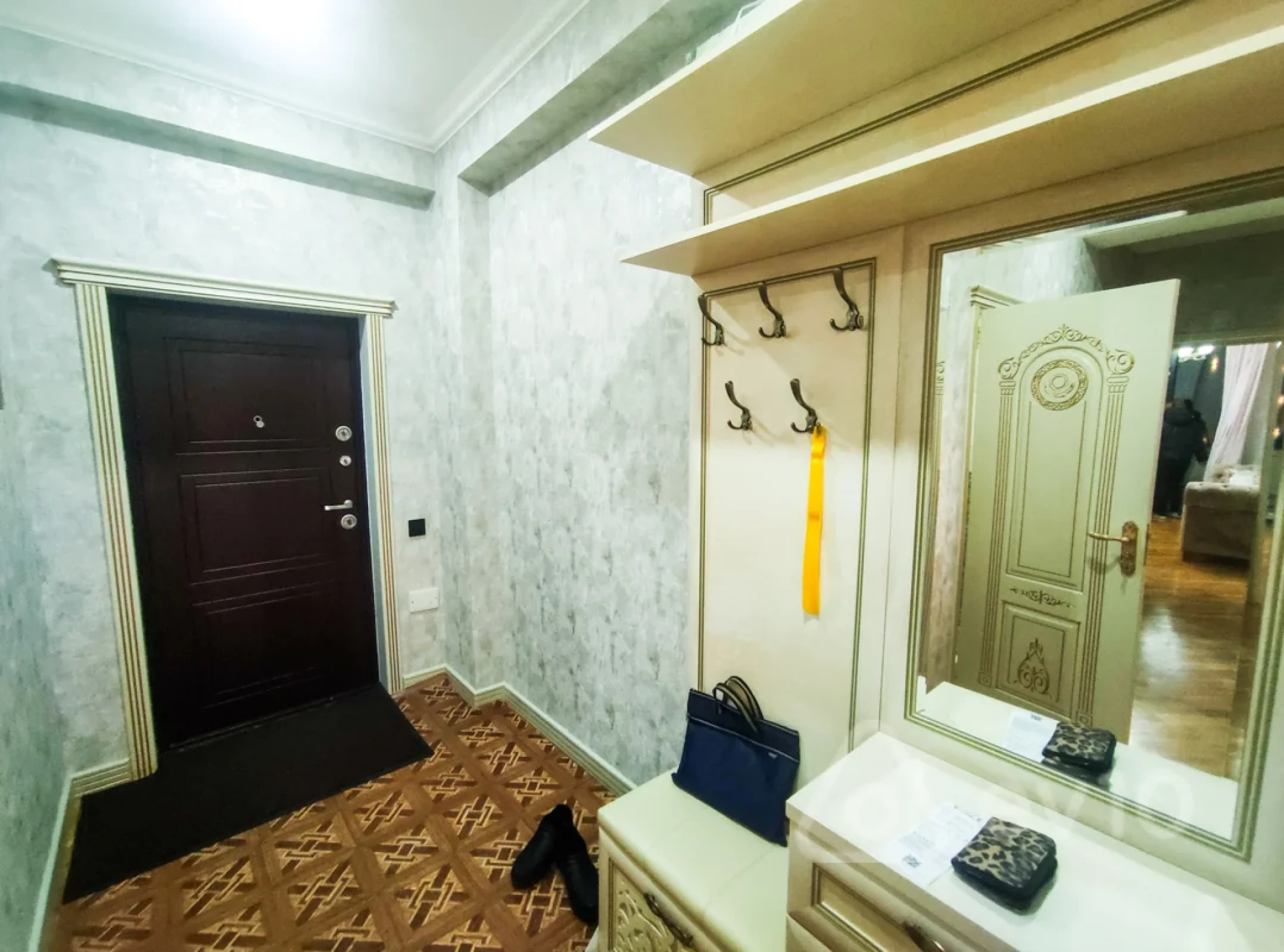 Kirayə verilir 3 otaqlı yeni tikili 150 m²