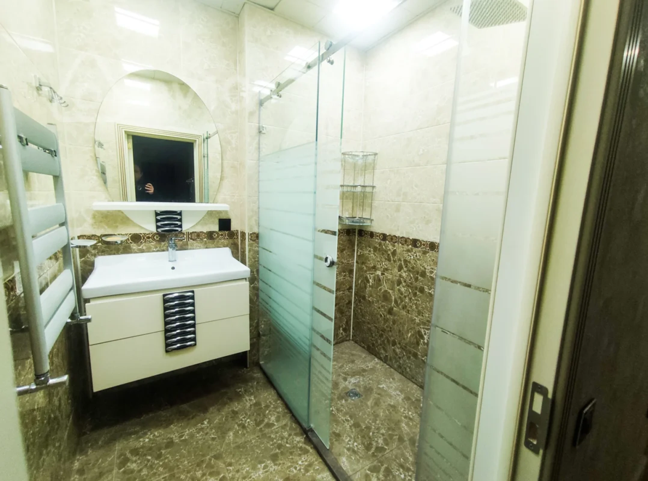 Kirayə verilir 3 otaqlı yeni tikili 150 m²