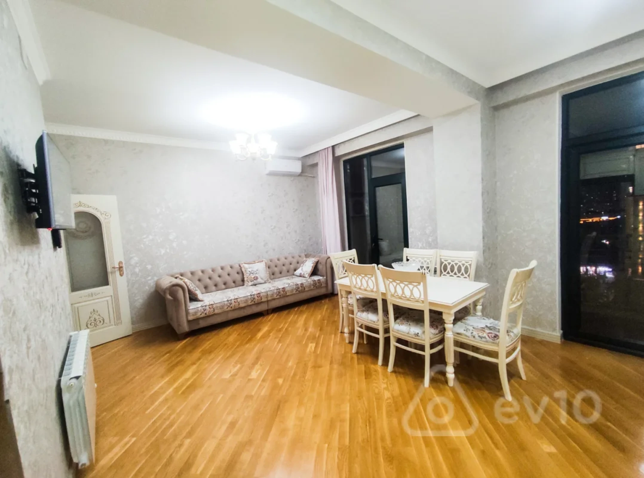 Kirayə verilir 3 otaqlı yeni tikili 150 m²