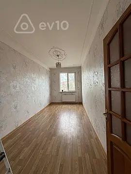 Kirayə verilir 3 otaqlı köhnə tikili 90 m²
