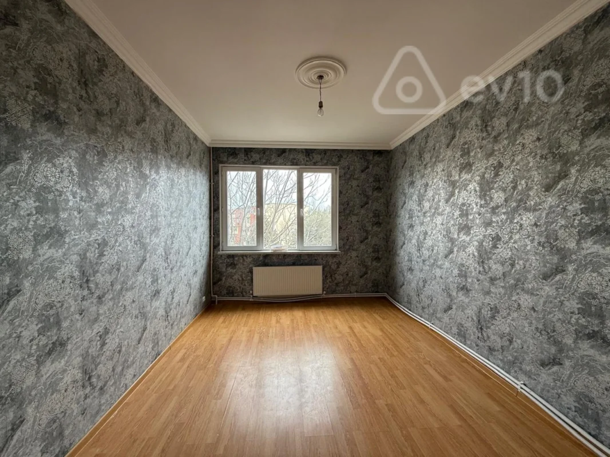 Kirayə verilir 3 otaqlı köhnə tikili 90 m²