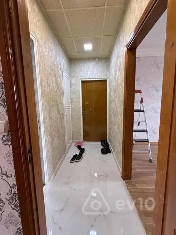 Kirayə verilir 3 otaqlı köhnə tikili 90 m²