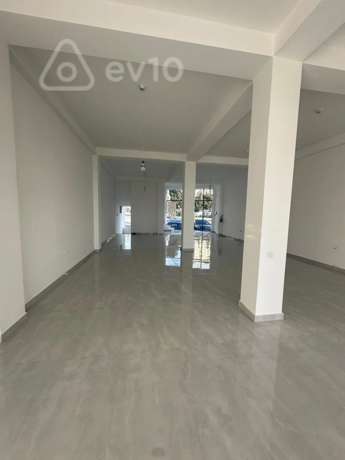 Kirayə verilir mənzil 300 m²