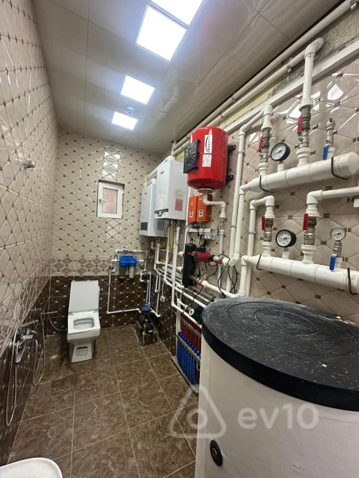 Kirayə verilir mənzil 300 m²