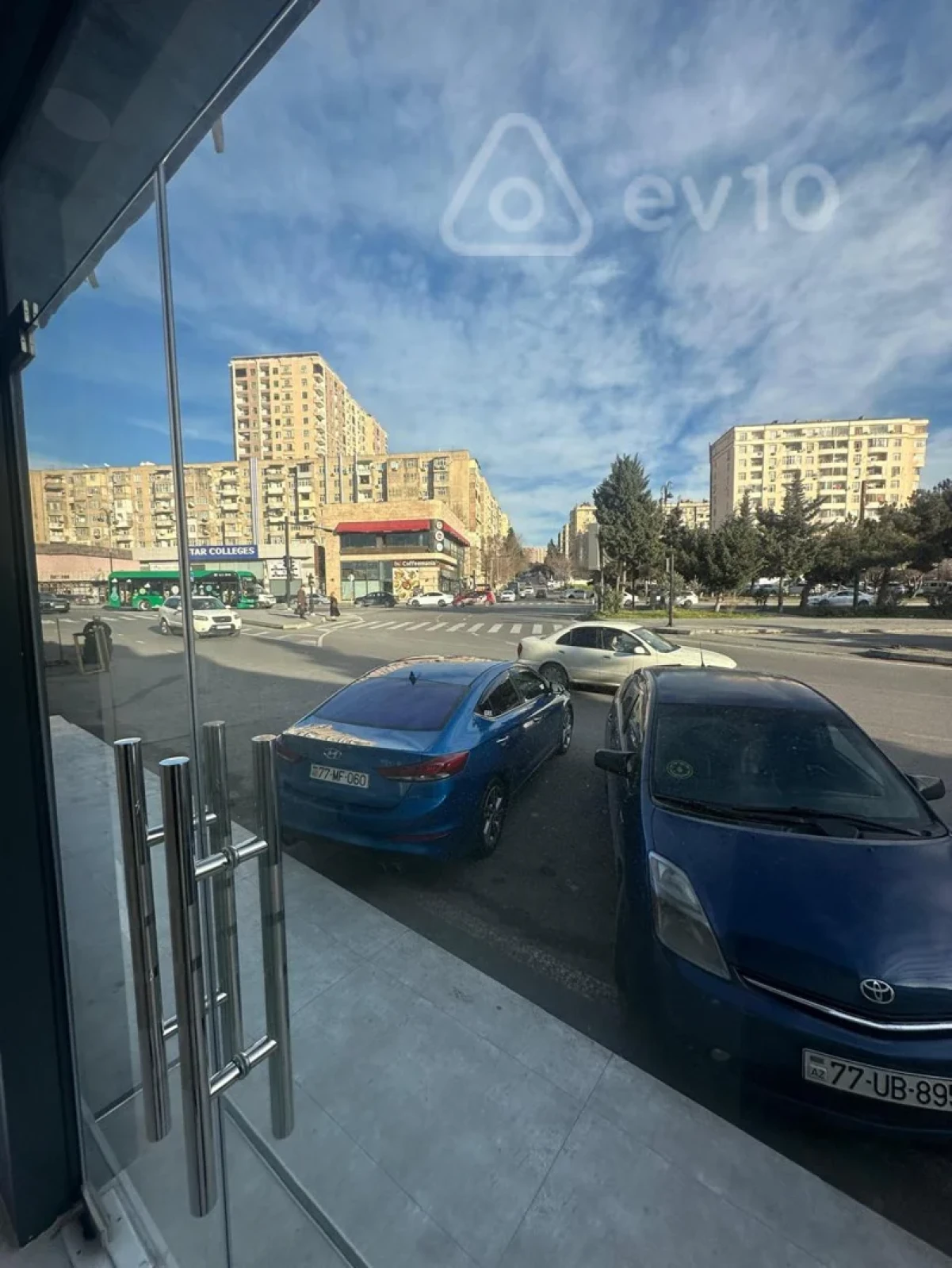 Kirayə verilir mənzil 300 m²