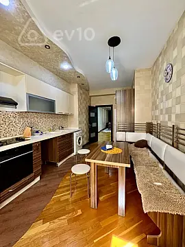 Kirayə verilir 3 otaqlı yeni tikili 125 m²