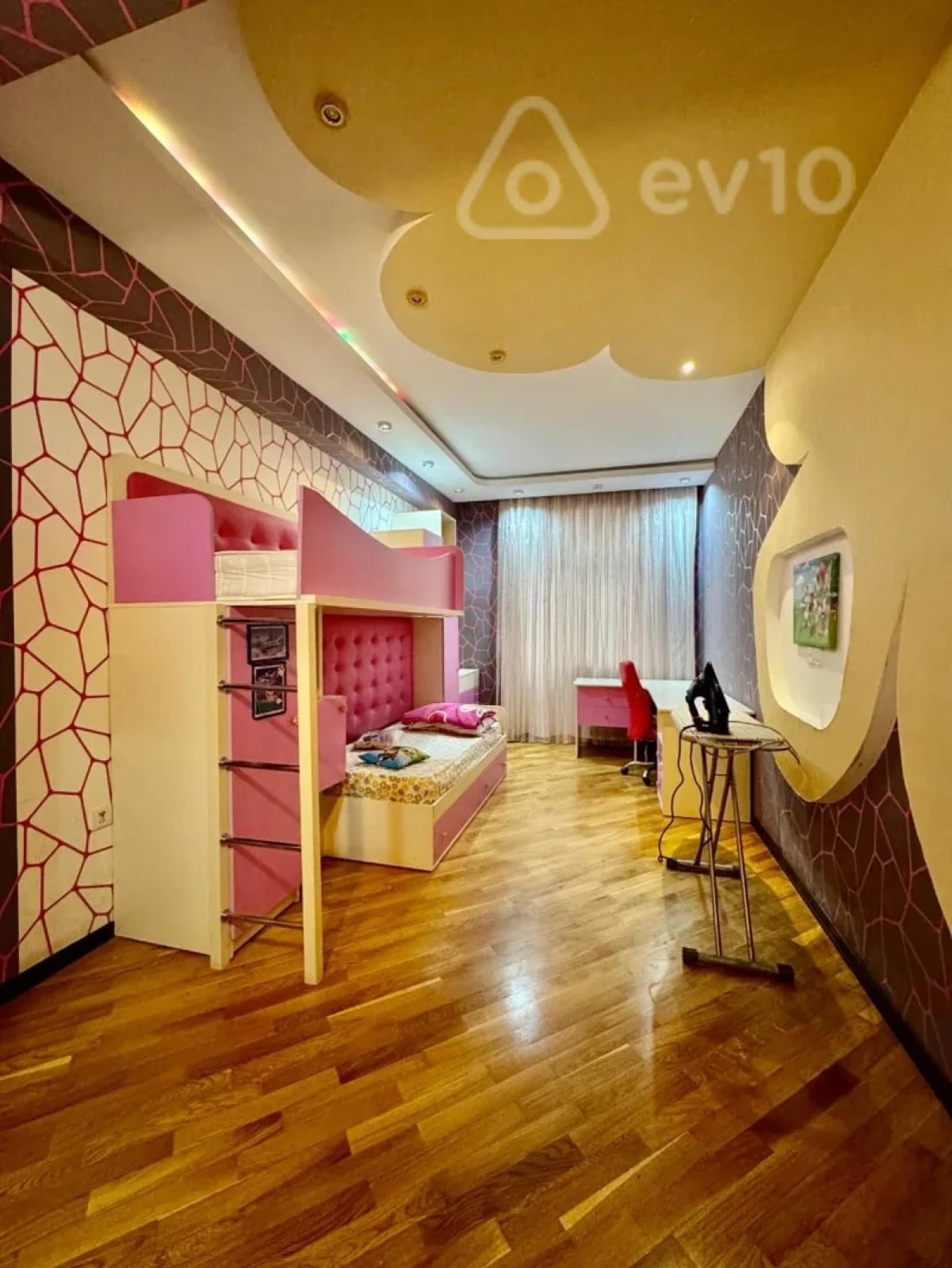 Kirayə verilir 3 otaqlı yeni tikili 125 m²