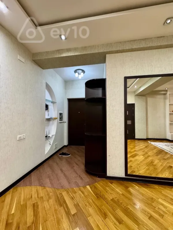 Kirayə verilir 3 otaqlı yeni tikili 125 m²