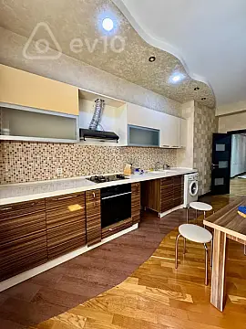 Kirayə verilir 3 otaqlı yeni tikili 125 m²