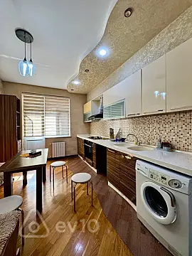 Kirayə verilir 3 otaqlı yeni tikili 125 m²