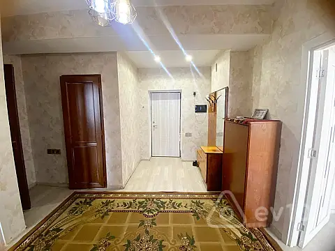 Kirayə verilir 2 otaqlı yeni tikili 75 m²