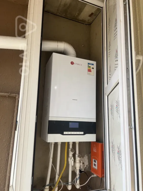 Satılır 4 otaqlı həyət evi 140 m²