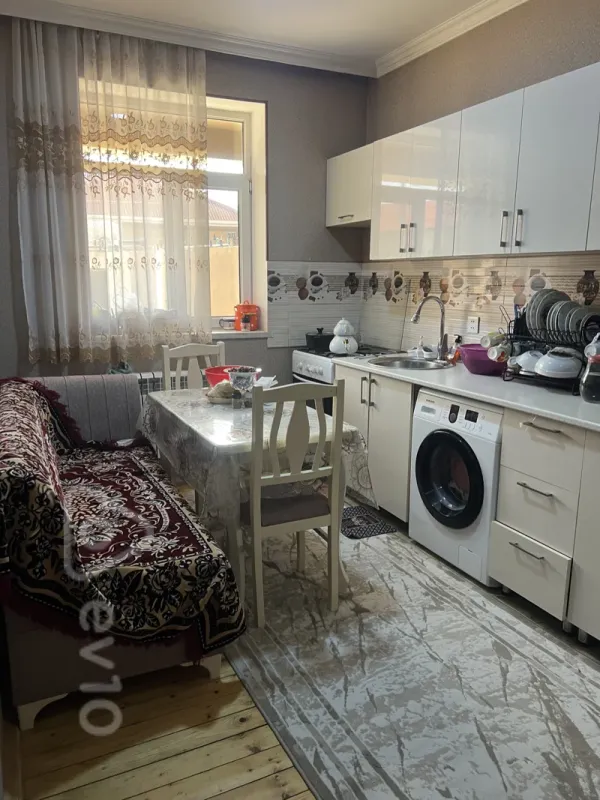 Satılır 4 otaqlı həyət evi 140 m²