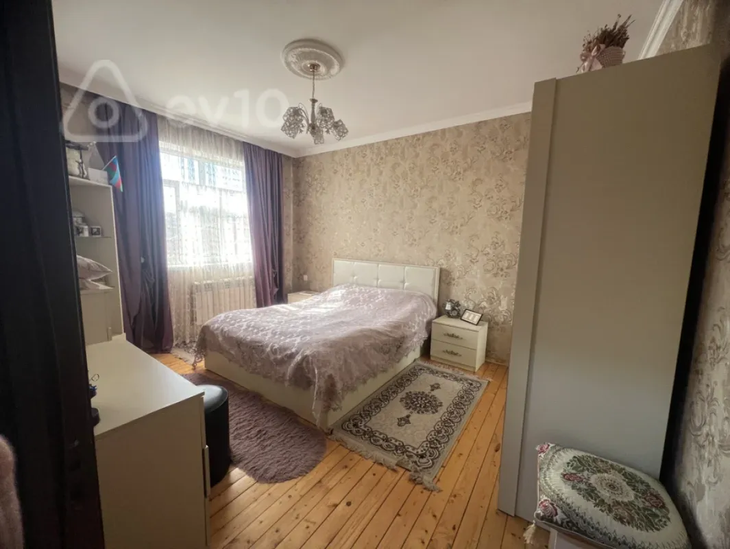 Satılır 4 otaqlı həyət evi 140 m²