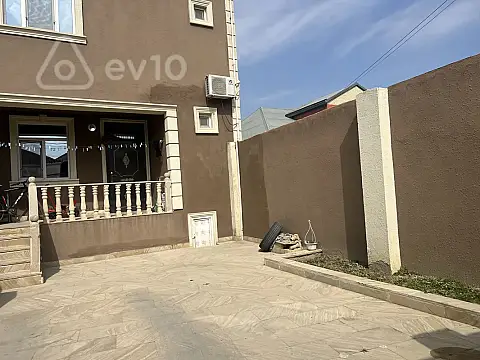 Satılır 4 otaqlı həyət evi 140 m²