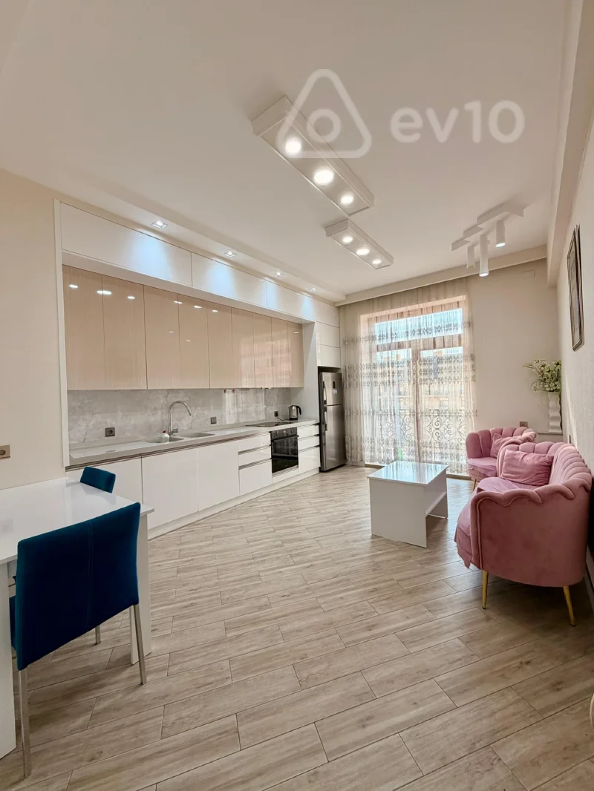 Kirayə verilir 2 otaqlı yeni tikili 94 m²