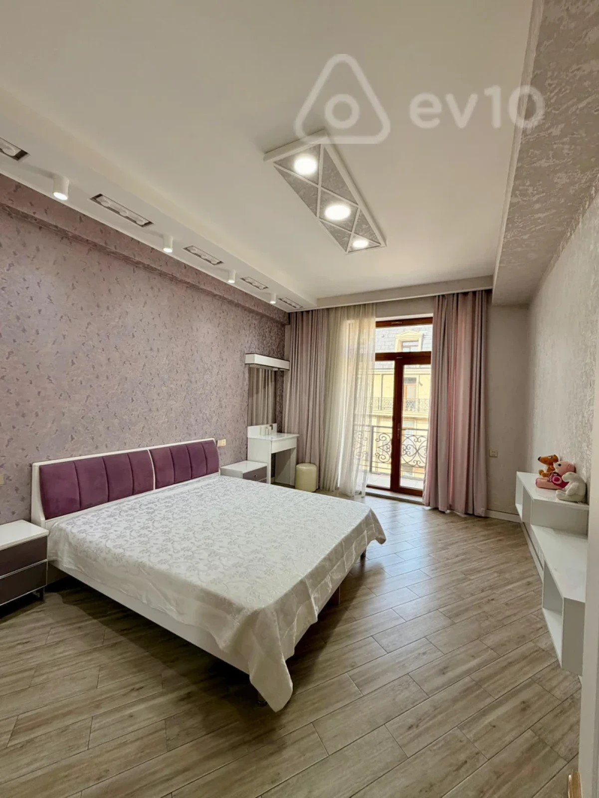 Kirayə verilir 2 otaqlı yeni tikili 94 m²
