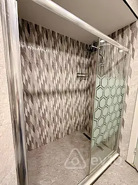 Kirayə verilir 2 otaqlı yeni tikili 94 m²