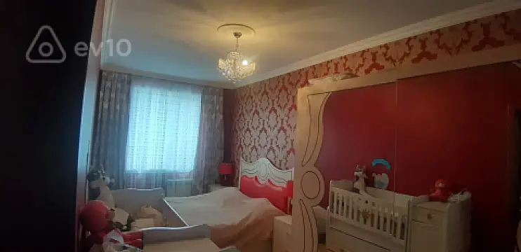 Satılır 4 otaqlı köhnə tikili 110 m²