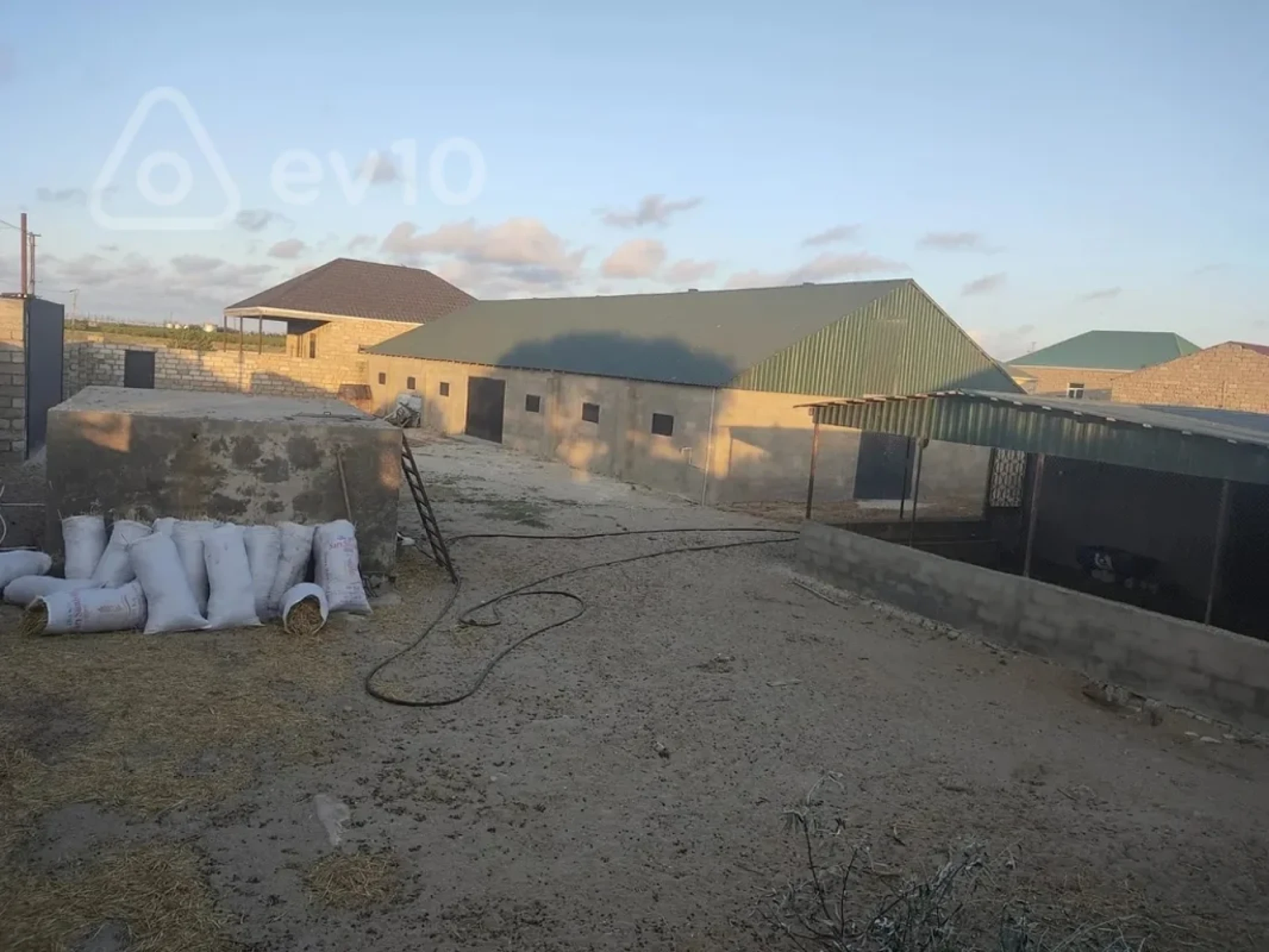 Satılır mənzil 11 m²